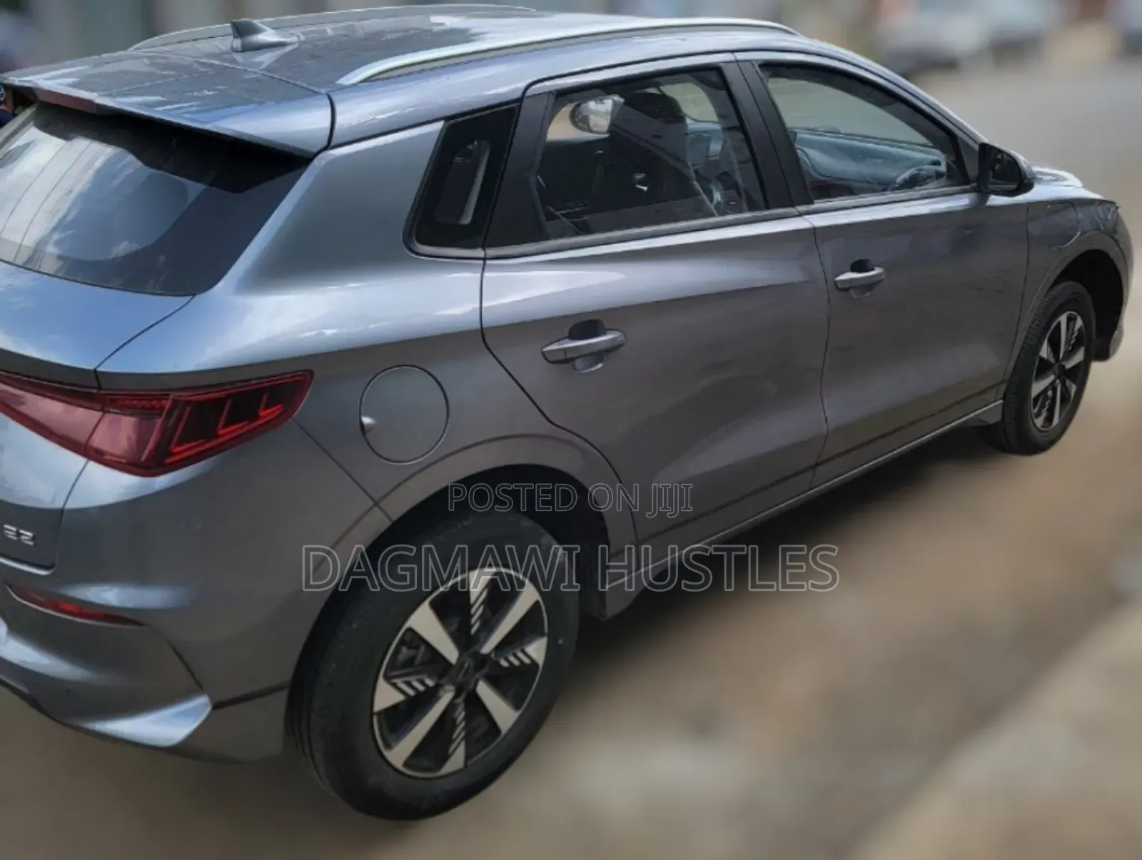 BYD E2 43 kWh 94 hp FWD 2024 Silver