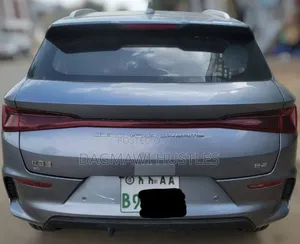 BYD E2 43 kWh 94 hp FWD 2024 Silver