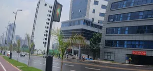 ሲኤምሲ ላይ ያለቀ የንግድ ሱቅ