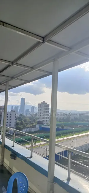 ሲኤምሲ ላይ ያለቀ የንግድ ሱቅ