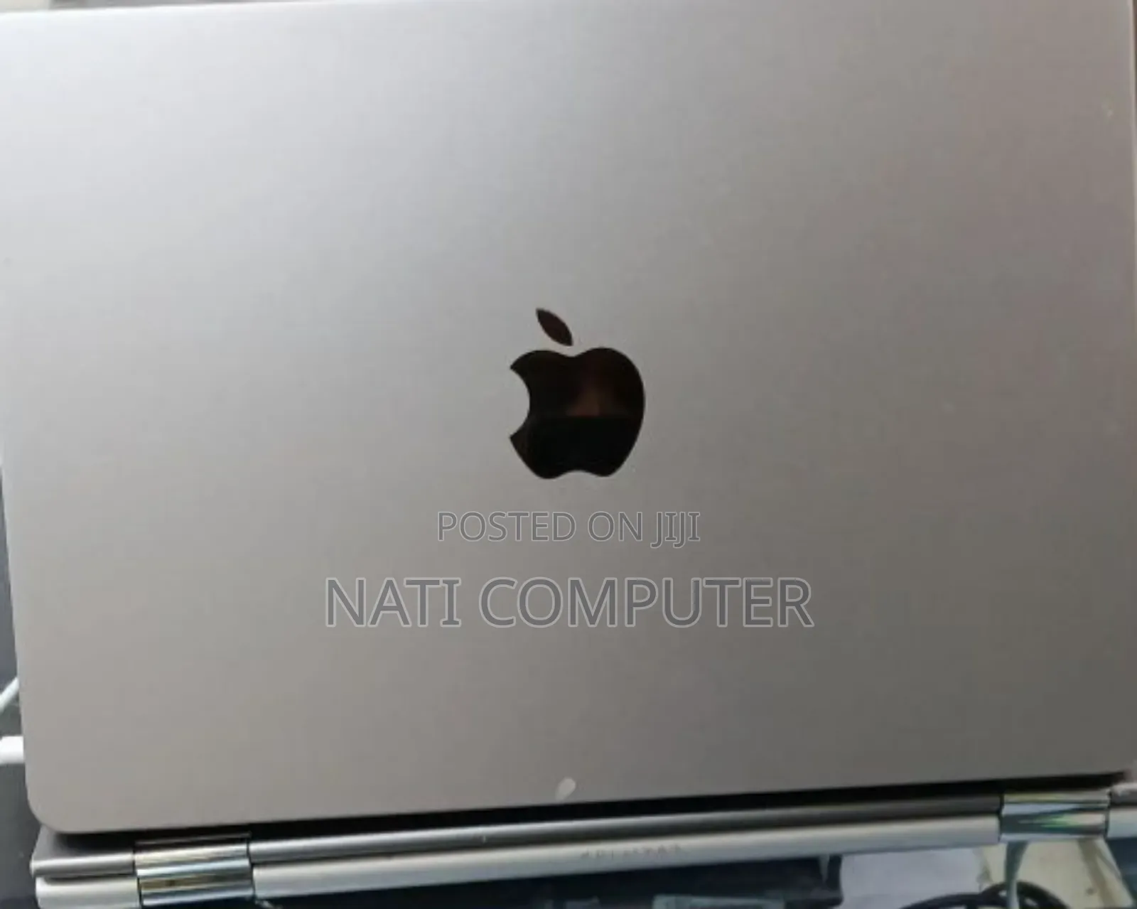 New Laptop Apple MacBook Air 2022 M2 8GB Intel Core I7 SSD 256GB