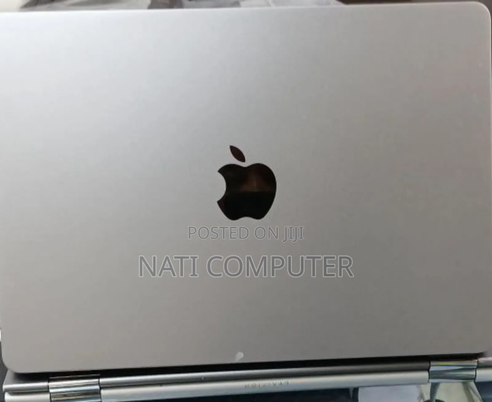 New Laptop Apple MacBook Air 2022 M2 8GB Intel Core I7 SSD 256GB
