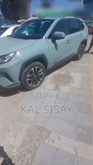 Toyota RAV4 2021 Green