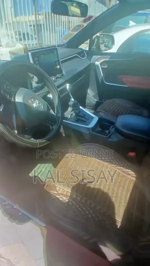 Toyota RAV4 2021 Green