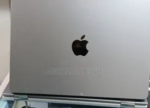 Photo - New Laptop Apple MacBook Air 2022 M2 8GB Apple M2 SSD 256GB