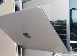 New Laptop Apple MacBook Air 2022 M2 8GB Apple M2 SSD 256GB