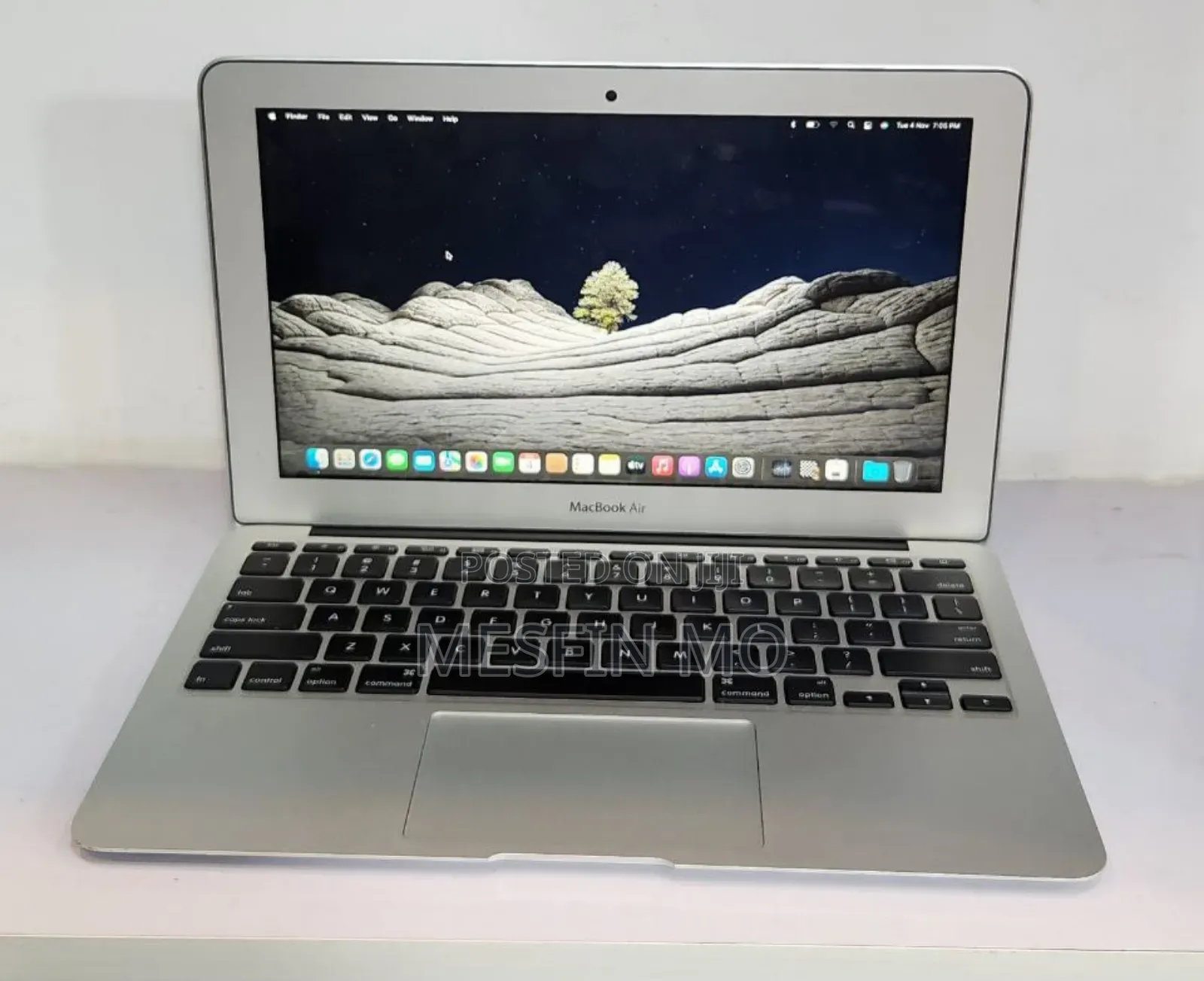 New Laptop Apple MacBook 2015 4GB SSD 128GB