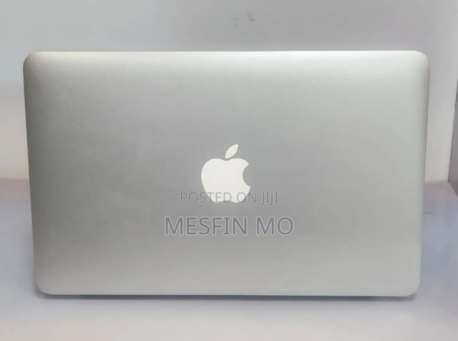 New Laptop Apple MacBook 2015 4GB SSD 128GB