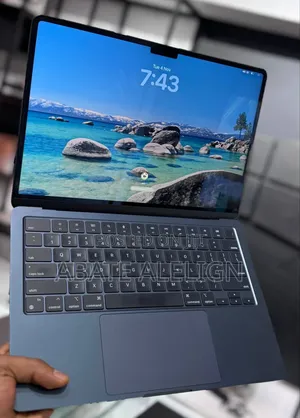 New Laptop Apple MacBook Air 2022 M2 8GB Intel Core I5 SSD 256GB