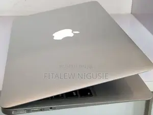 New Laptop Apple MacBook Air 4GB Intel Core i5 SSD 128GB