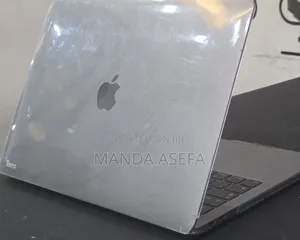 Photo - New Laptop Apple MacBook Pro 2017 8GB Intel Core I7 SSD 128GB