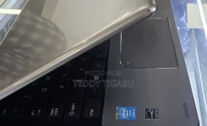 New Laptop Toshiba 4GB Intel Core I5 SSD 320GB