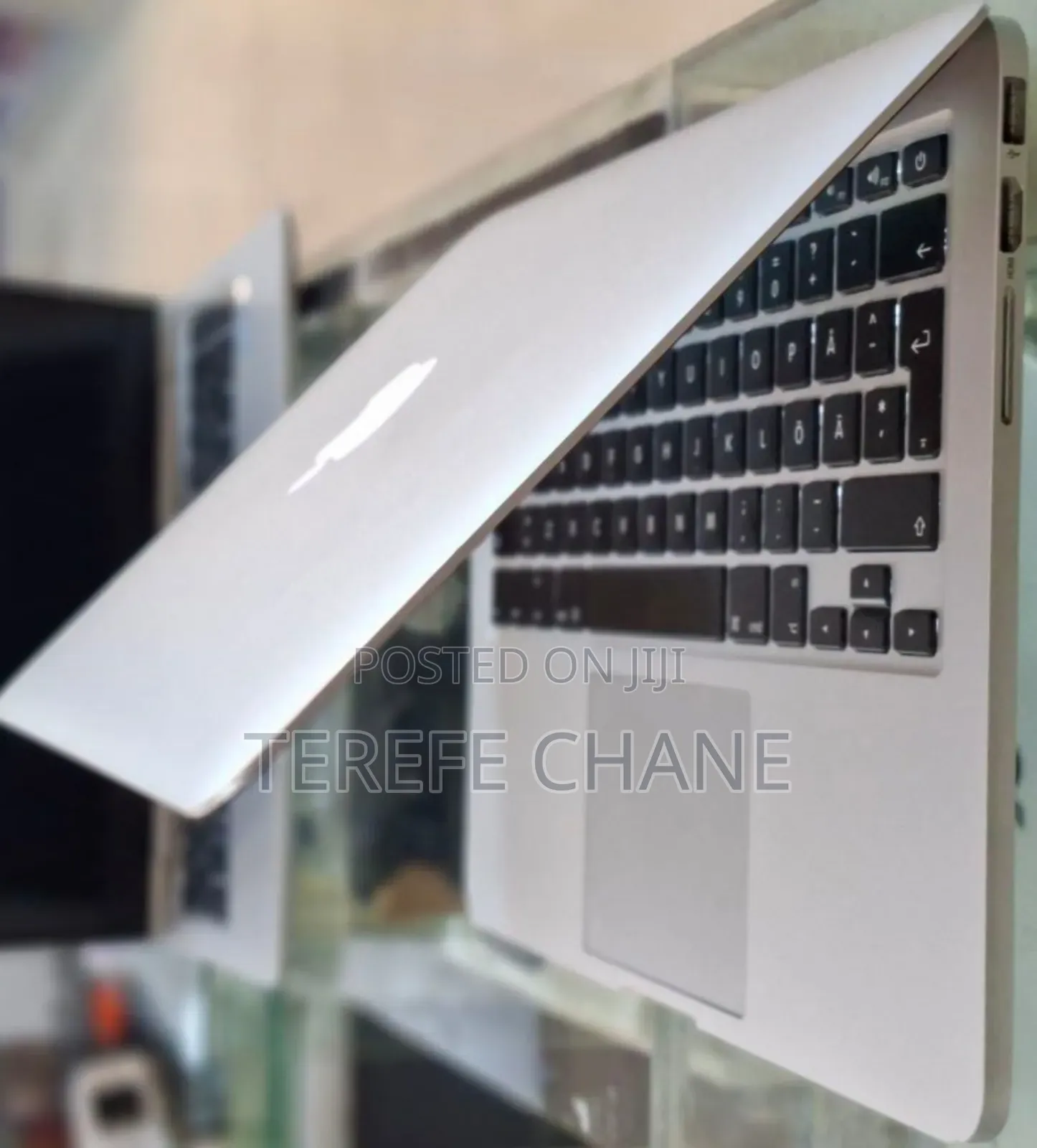 New Laptop Apple MacBook Pro 2014 8GB Intel Core I7 SSD 256GB