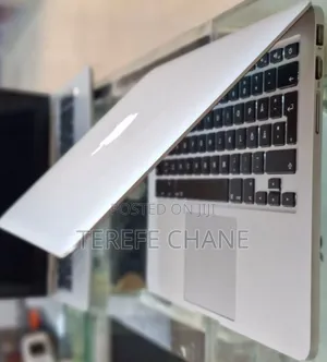 New Laptop Apple MacBook Pro 2014 8GB Intel Core I7 SSD 256GB