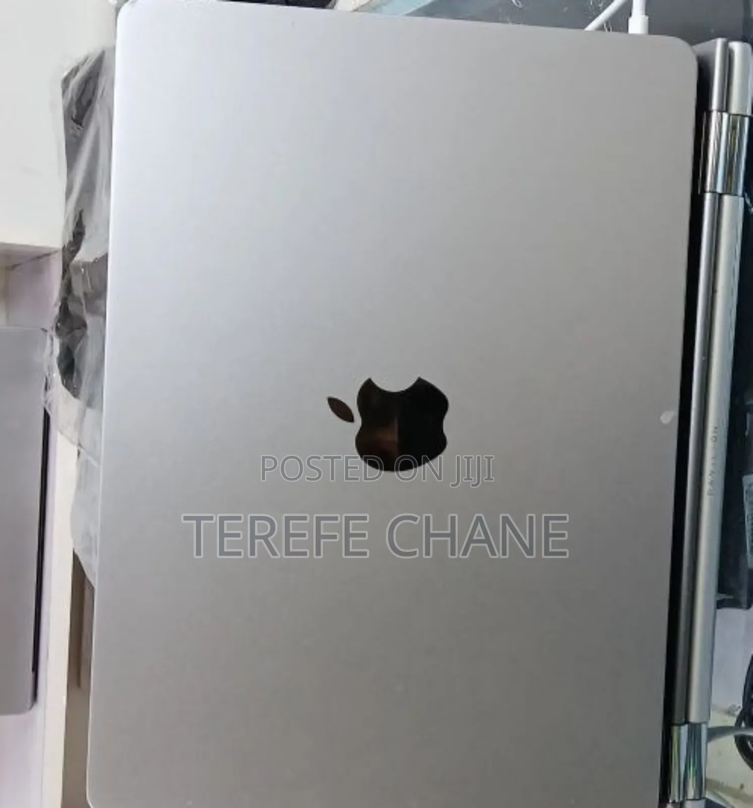 New Laptop Apple MacBook Air 2022 M2 8GB Intel Core I7 SSD 256GB