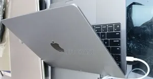 New Laptop Apple MacBook Air 2022 M2 8GB Intel Core I7 SSD 256GB