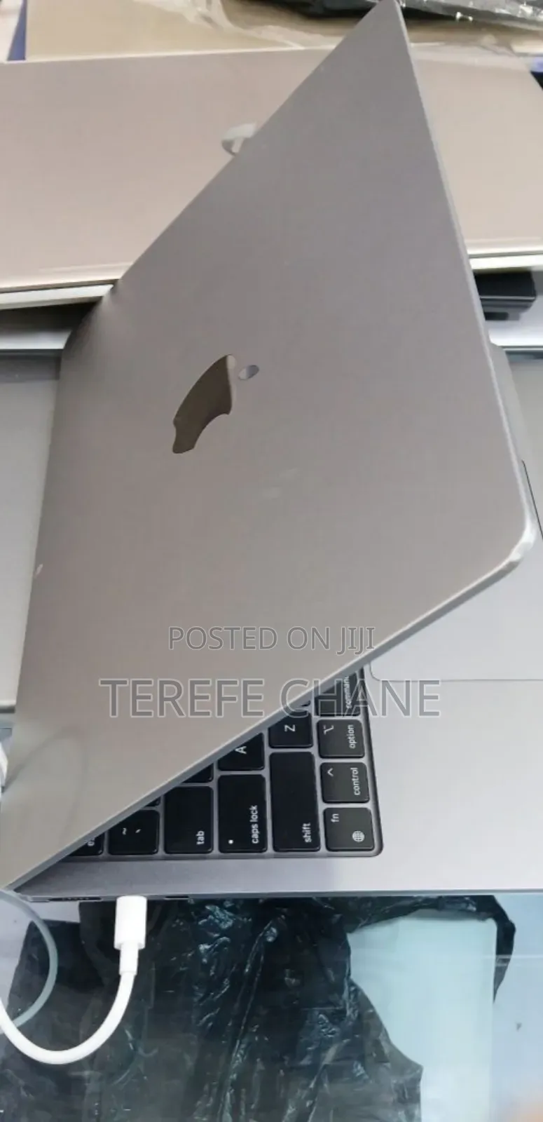 New Laptop Apple MacBook Air 2022 M2 8GB Intel Core I7 SSD 256GB