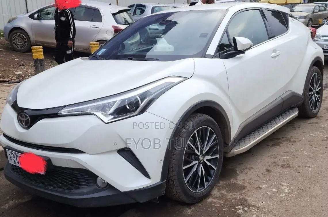 Toyota C-HR LE FWD 2020 White