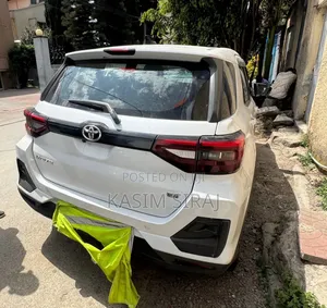 Toyota Raize 1.0 AWD 2022 White