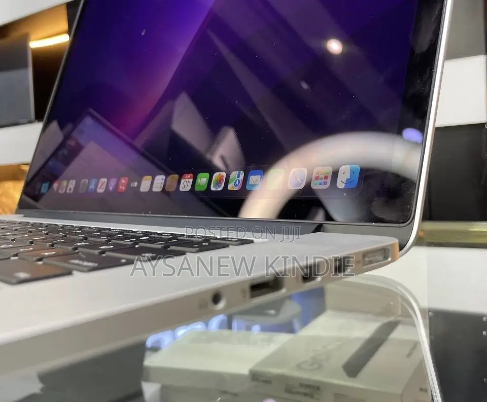 New Laptop Apple MacBook Pro 2015 16GB Intel Core I7 SSD 256GB