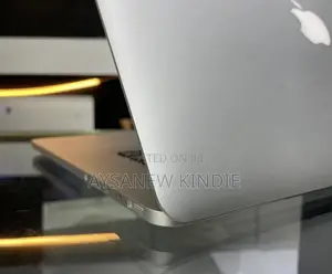 New Laptop Apple MacBook Pro 2015 16GB Intel Core I7 SSD 256GB