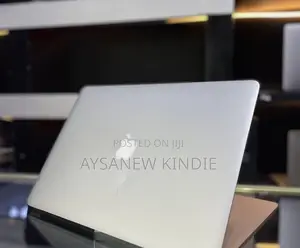 New Laptop Apple MacBook Pro 2015 16GB Intel Core I7 SSD 256GB