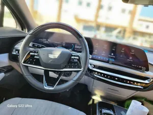Cadillac Lyriq 100 kWh AWD 2023 Gray