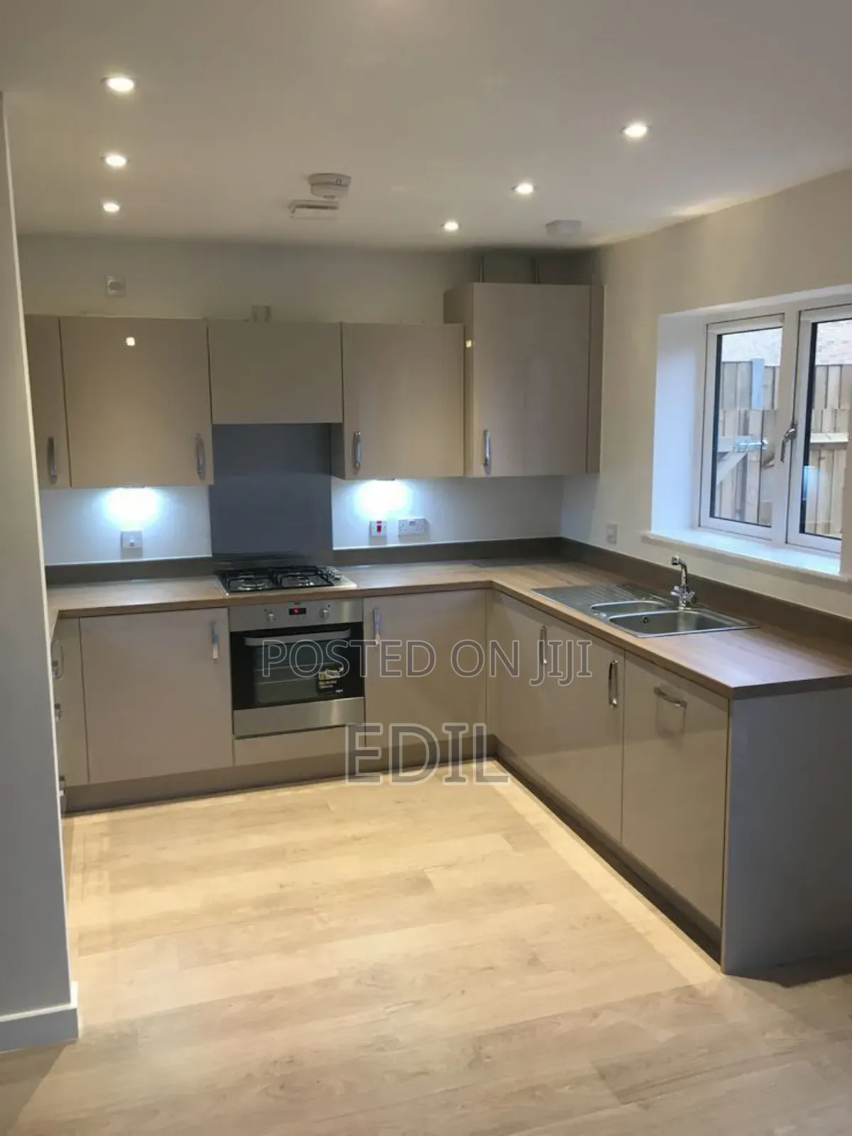 A Good Quality Sofa Kichen Cabenat