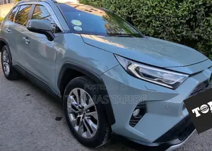 Photo - Toyota RAV4 2020