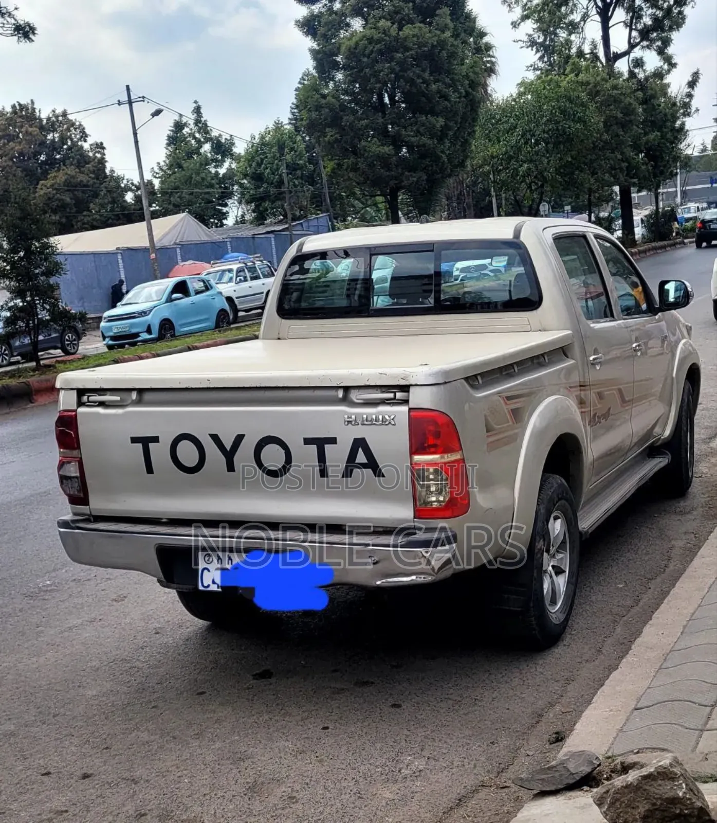 Toyota Hilux 2014 Gold