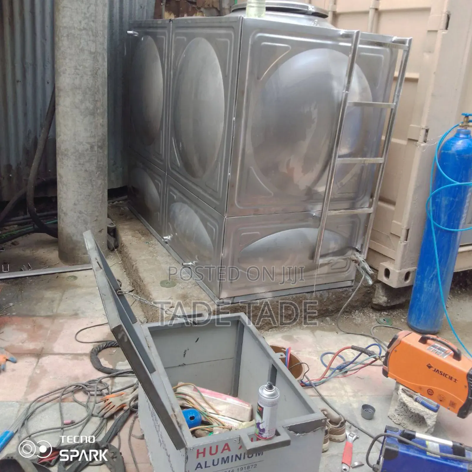 Modern Stianless Steel 304 Grade Water Tanker Produces