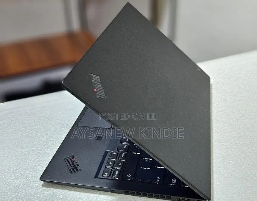 New Laptop Lenovo ThinkPad X1 Carbon Gen11 8GB Intel Core I5 SSD 512GB