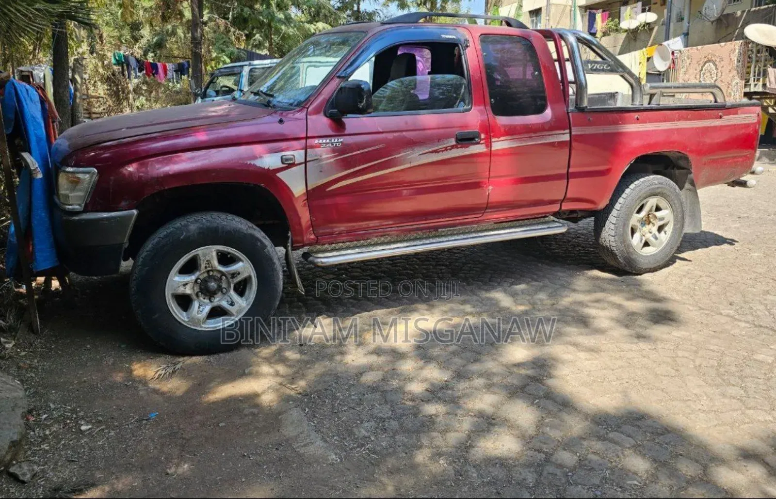 Toyota Hilux 2000 Red