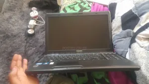 Photo - Laptop Toshiba Satellite L735 4GB Intel Core I3 HDD 500GB