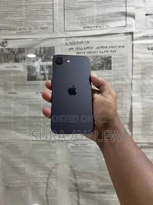 Photo - New Apple iPhone 16e 128 GB Black