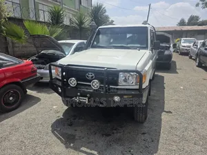 Photo - Toyota Land Cruiser 2020