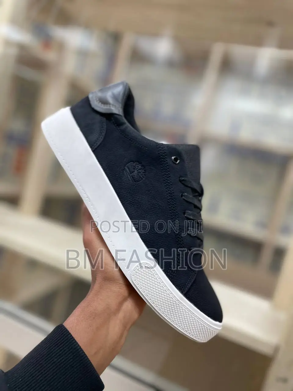 Black Timberland Master Quality Sneakers With a White Sole