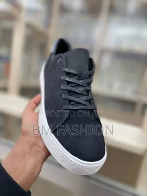 Black Timberland Master Quality Sneakers With a White Sole