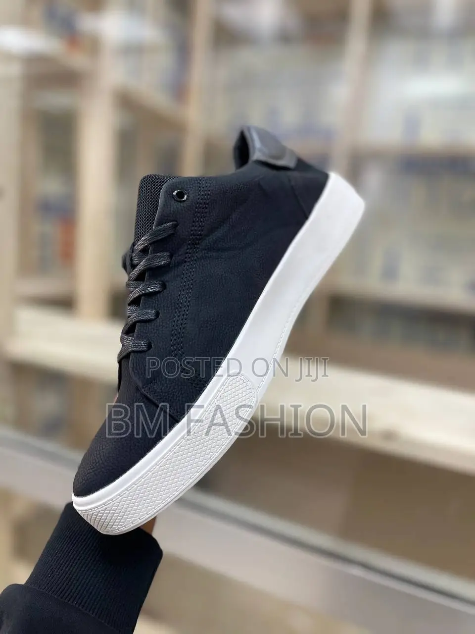 Black Timberland Master Quality Sneakers With a White Sole