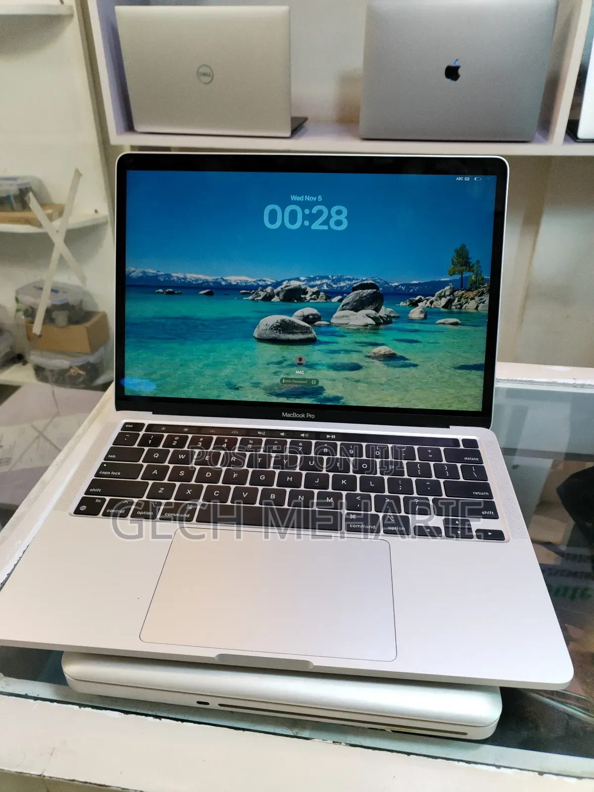 New Laptop Apple MacBook Pro 2020 M1 16GB Apple M1 Pro SSD 512GB