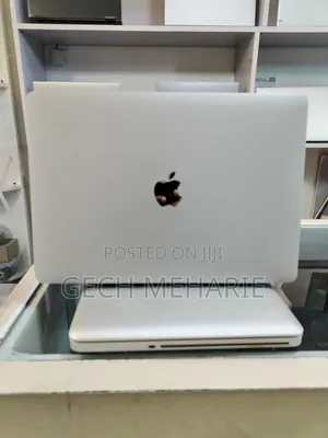 New Laptop Apple MacBook Pro 2020 M1 16GB Apple M1 Pro SSD 512GB