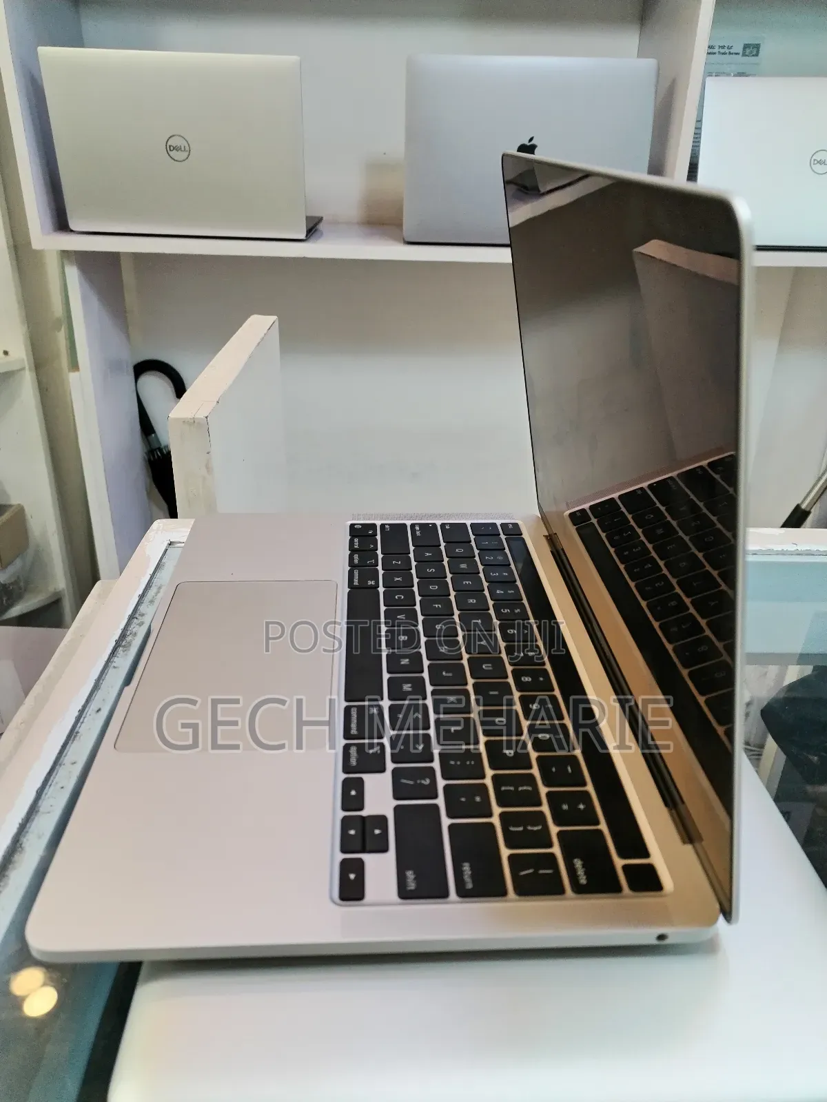 New Laptop Apple MacBook Pro 2020 M1 16GB Apple M1 Pro SSD 512GB