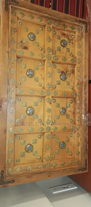 Photo - Elegant Wooden Table From Pakistan