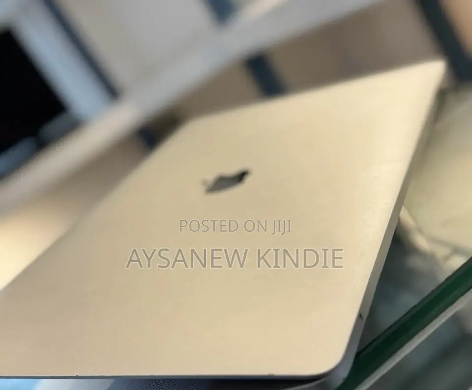 New Laptop Apple MacBook Pro 2016 16GB Intel Core I7 SSD 512GB