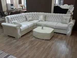 Photo - Classic Charm Sofa Design With Table