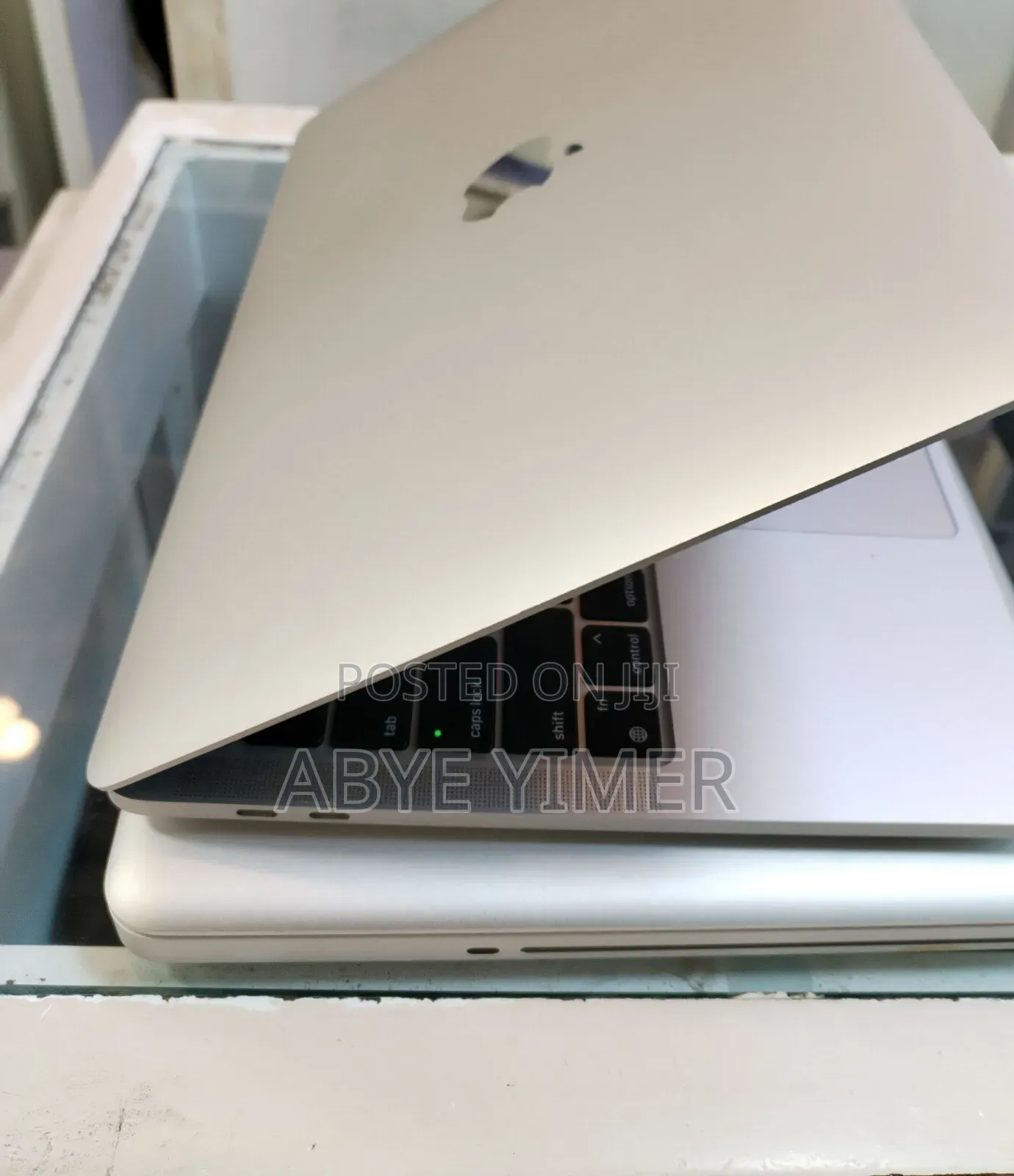 New Laptop Apple MacBook Air 2020 M1 16GB Intel Core M SSD 512GB