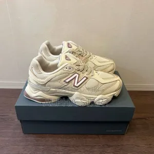 New Balance 9060 Gray Color
Made in Vietnam