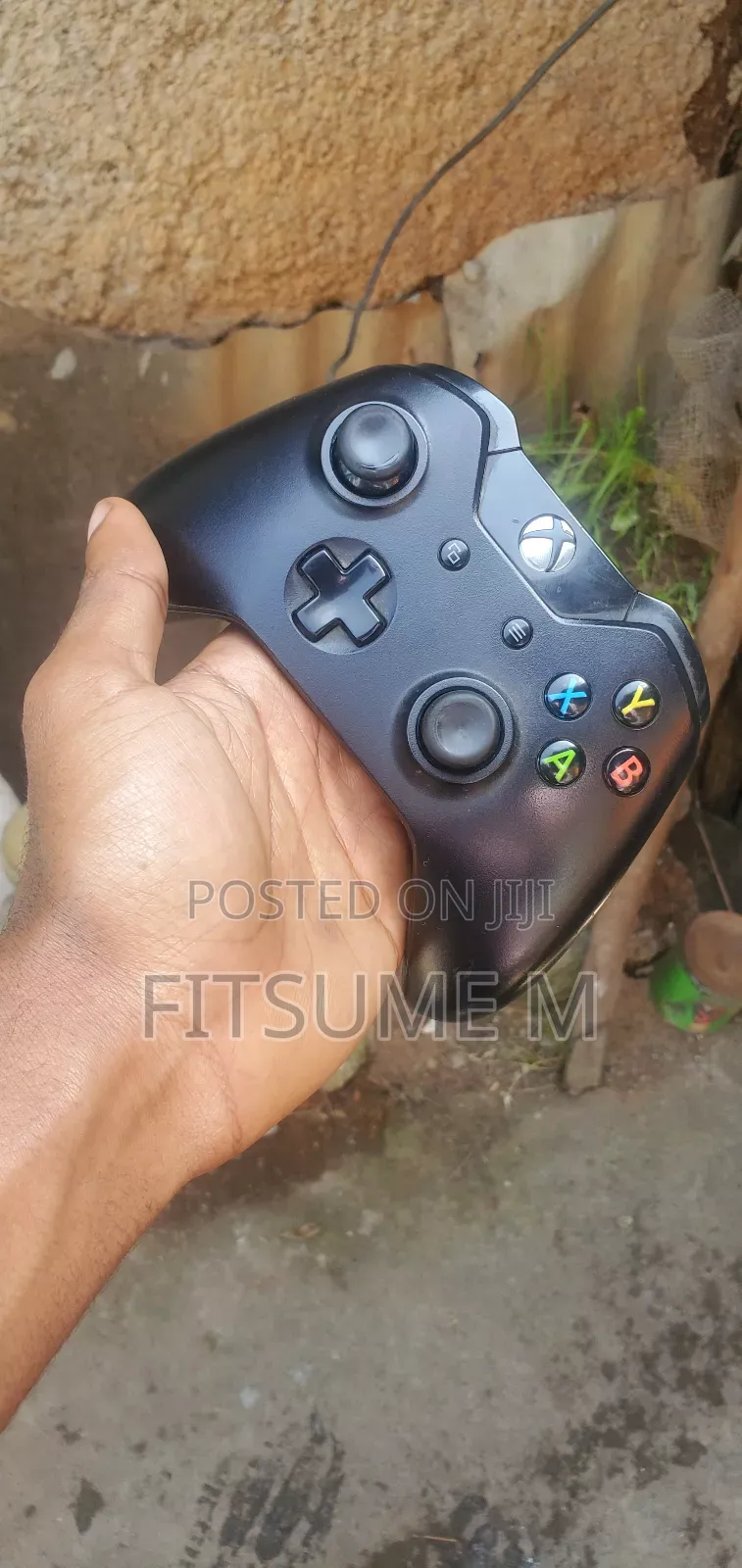 Xbox One Controller With Rechargeable Battery