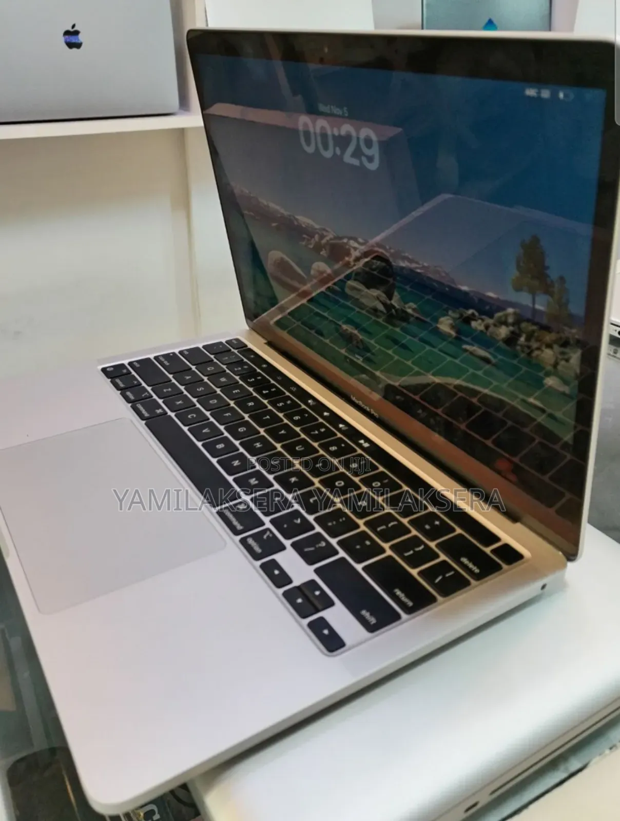 New Laptop Apple MacBook Pro 2020 M1 16GB Intel Core I7 SSD 512GB