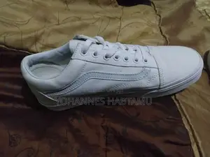 Photo - Vans of the Wall